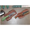 Image 16 : (100) *Brand New* Damascus Steel and Carbon Steel Knives with Leather Sheaths (ONE$)