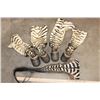 Image 2 : (4) ZEBRA Hooves with Leg Hide and (1) ZEBRA Tail (ONE$)