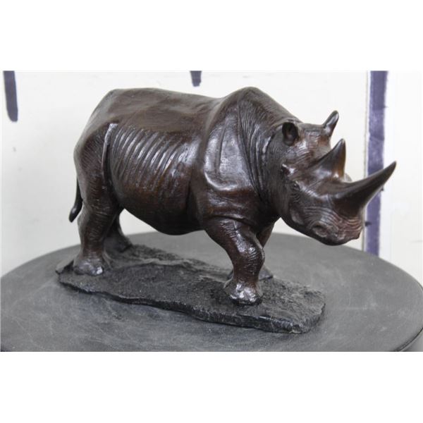 BRONZE RHINOCEROS Sculpture, Weight: 5lbs