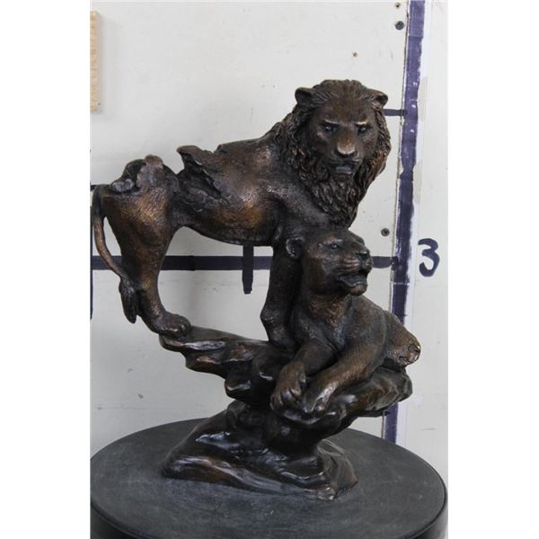 BRONZE LION and LIONESS Sculpture, Weight 14lbs