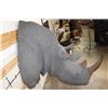 Image 7 : *TEXAS RESIDENTS ONLY* XL *Real Skin* WHITE RHINOCEROS Shoulder Mount with Reproduction Horns