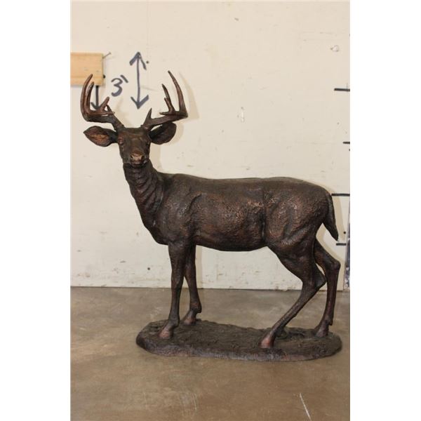 XL WHITETAIL DEER Buck Bronze Sculpture, Weight 29 lbs