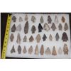Image 2 : (36) Prehistoric South Texas Bandera Flint ARROWHEAD Surface Finds in a Display Case (ONE$)