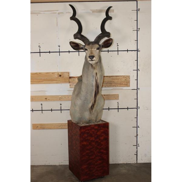 XXL KUDU Pedestal Mount (with Wheels)