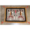Image 3 : Small Mid-Century Hand-woven NAVAJO YEI Rug