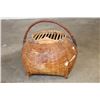 Image 4 : Antique Hand-woven SNAKE BASKET with a Sliding Lid