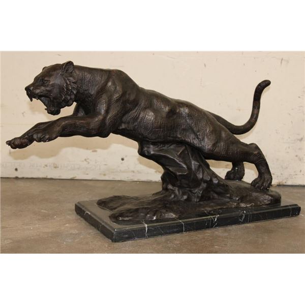 Big Leaping TIGER Bronze Sculpture on a Marble Base signed by S. Daw, Weight 36 lbs