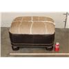 Image 7 : KUDU Hide and Leather OTTOMAN
