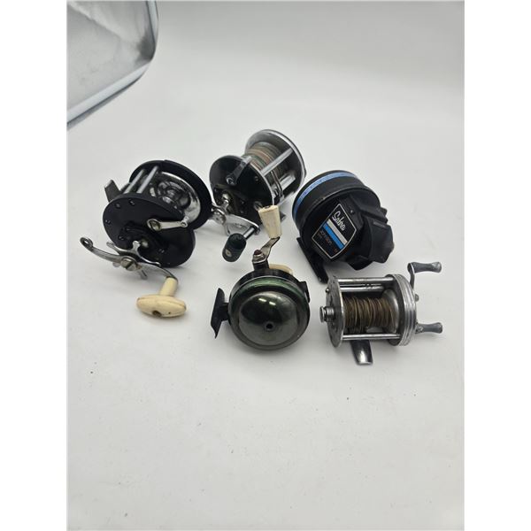 5 assorted fishing reels