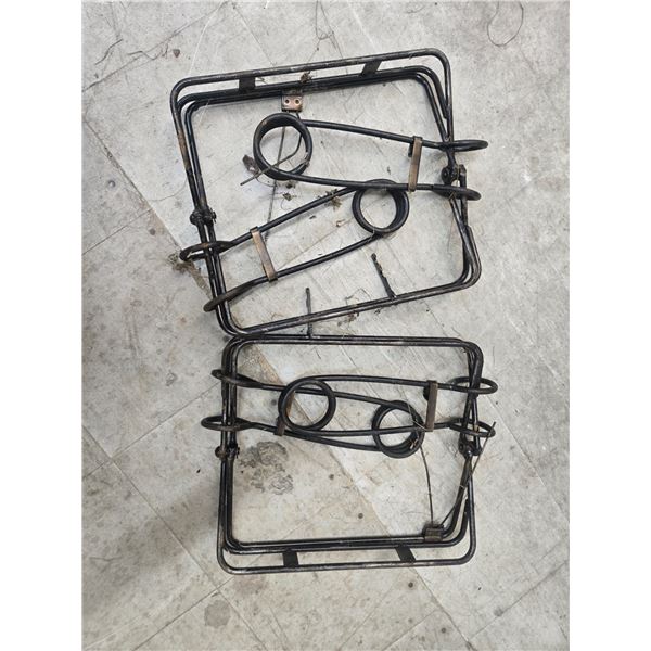2x beaver traps