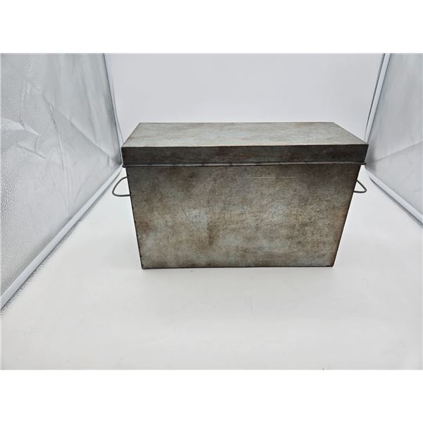 metal ammo box (k17-ra85)