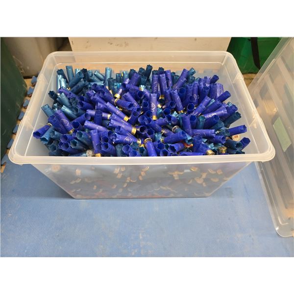 medium tote of 12ga hulls (k17-ra107)