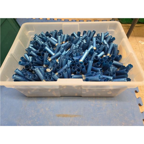 smaller tote of 12ga hulls (k17-ra106)