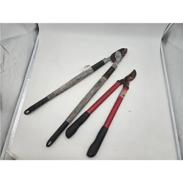 2 sets of pruning sheers