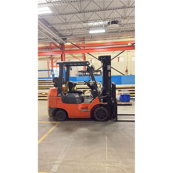 TOYOTA 7FGCU30 FORKLIFT ORANGE VIN 6316