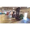 Image 2 : CLARK C500S100 FORKLIFT GREEN VIN 685-0239-9150KF