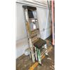 Image 2 : 4' AND 1' STEPLADDERS