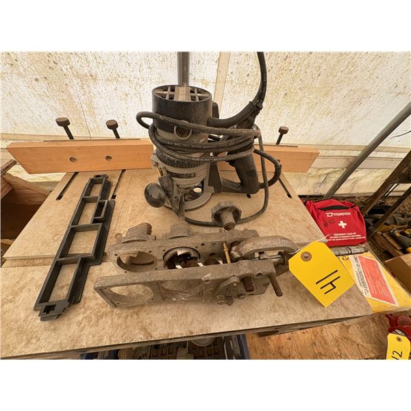 Router & Attachments, Stand