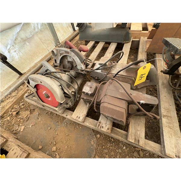 2 Saws, 2 Sanders