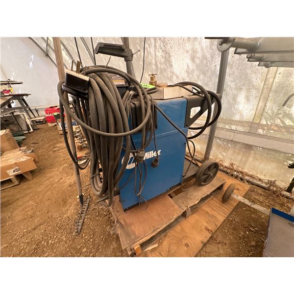 As New 180 amp Miller Syncrowave, Tig & Electric Arc 220V welder