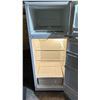 Image 2 : GE SWING OUT FRIDGE 23"W X 60"H