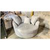 Image 1 : LARGE ROUND FABRIC SOFA WITH THROW CUSHIONS 60" X 26"
