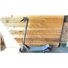 Image 2 : PHANTOM ELECTRIC FOLDING SCOOTER *WORKING CONDITION UNKNOWN/POWERS ON/NO CHARGER*