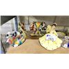 Image 2 : SHELF OF ASSORTED HOME DECOR ITEMS