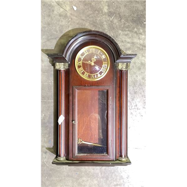 VINTAGE LOOK WOODEN DECORATIVE CLOCK