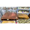 Image 8 : SHELF OF ASSORTED JEWELLERY BOXES & COSTUME JEWELLERY