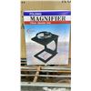 Image 2 : BOX OF FOLDING MAGNIFIERS