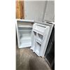 Image 2 : DANBY WHITE BAR FRIDGE