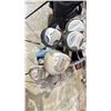 Image 2 : TAYLORMADE RED GOLF BAG WITH GOLF CLUBS