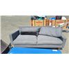 Image 2 : GREY COUCH