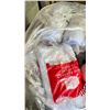 Image 2 : PALLET FILLED WITH - CHRISTMAS DECORATIONS, SNOW BLANKETS, HALLOWEEN DECOR, COSTUMES, VALENTINES
