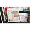 Image 2 : HANDY HEATER, COOL MIST HUMIDIFIER, HONEYWELL HUMIDIFIER & 3-WAY FLOOR LAMP