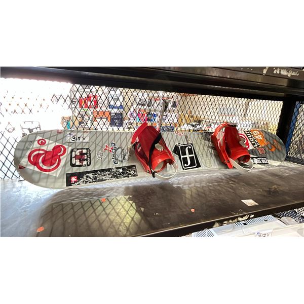 GREY SNOWBOARD WITH BINDINGS