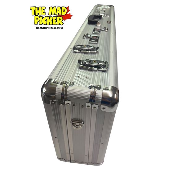 New Mezzi Large Double sided metal rifle Case (4 rifles) with keys and combi locks retail $329