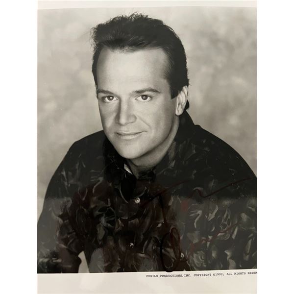 Tom Arnold signed photo
