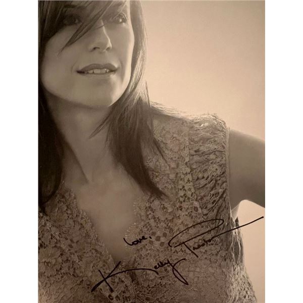 Kelly Preston facsimile signed photo. 5x7 inches