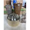 Image 2 : GARDEN POTS, METAL DECOR AND CAST IRON HOSE REEL