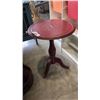 Image 2 : 2 RED ACCENT TABLES