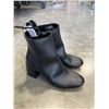 Image 2 : 3 NEW PAIRS OF WOMENS BOOTS, SIZE 6 AND 7