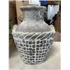 Image 2 : NESTING BASKETS AND HEAVY POTTERY VASE