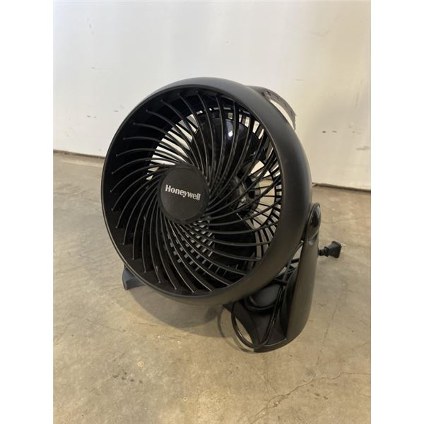 HONEYWELL 8 SUPER TECH FAN - TESTED WORKING
