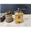 Image 2 : JEWELRY BOX WITH MIRROR, MUSIC BOX AND COLLECTIBLES