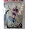 Image 2 : Steve Yzerman Hockey Figurine, Sealed