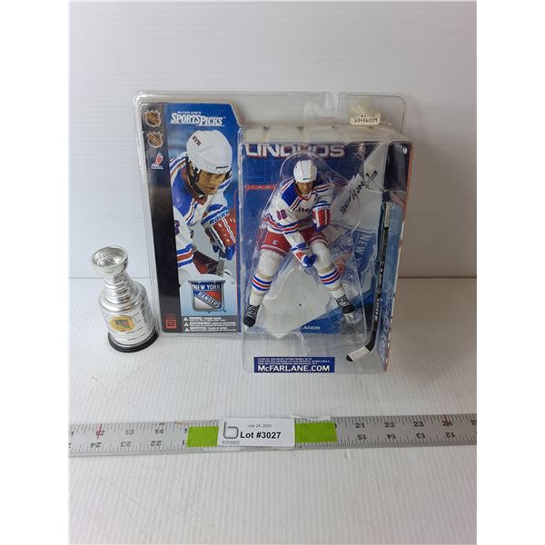 Eric Lindros Hockey Figurine- Sealed & New York Rangers Model Stanley Cup 4" Tall