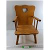 Image 1 : Childs Wooden Chair - 13 1/4'' x 12'' x 20''