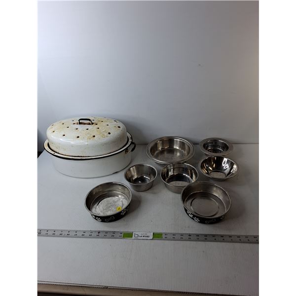 Vintage Roasting Pan & (7) Pet Dishes